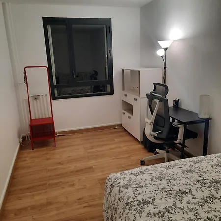 Lit Double Proche Paris Homestay *